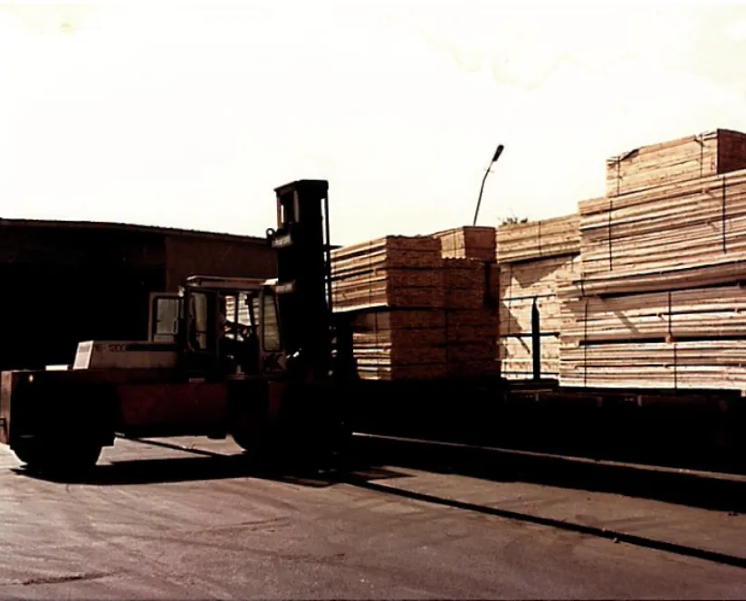 foto storica del muletto dell'azienda